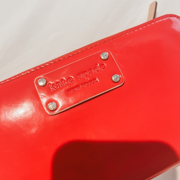 Kate spade patent leather wallet in coral - Picture 2 of 4